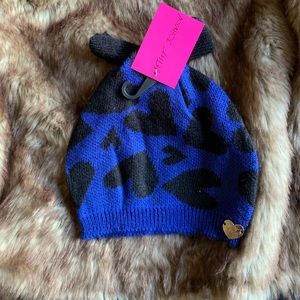 Betsey Johnson💙🖤 Blue & Black Beanie